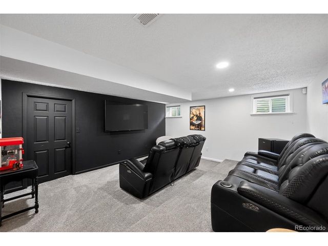 8198 W 81st Dr, Arvada, CO 80005