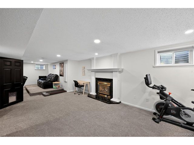 8198 W 81st Dr, Arvada, CO 80005