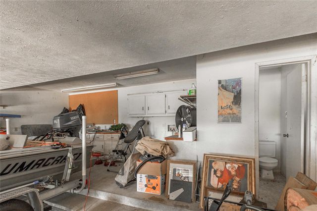 109 Hill Top Road, Huntsville, TX 77320