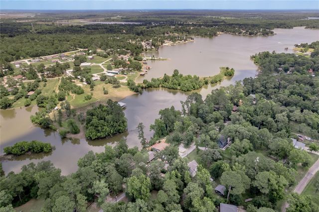 109 Hill Top Road, Huntsville, TX 77320