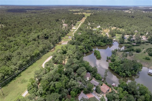 109 Hill Top Road, Huntsville, TX 77320