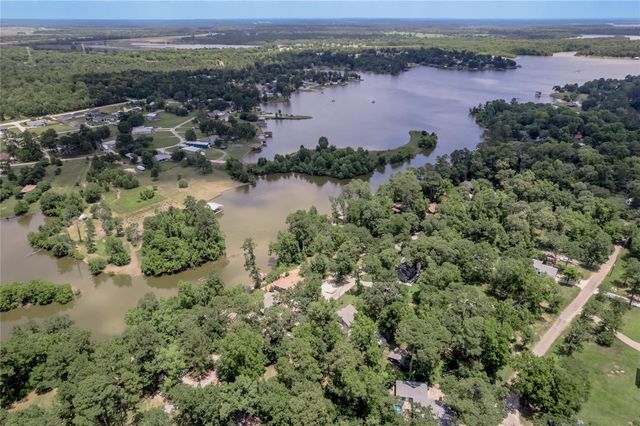 109 Hill Top Road, Huntsville, TX 77320