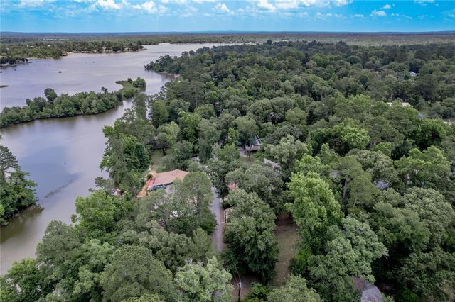 109 Hill Top Road, Huntsville, TX 77320