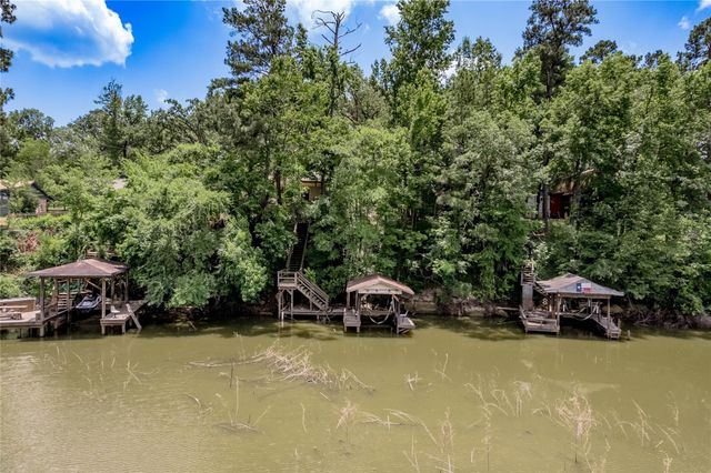 109 Hill Top Road, Huntsville, TX 77320