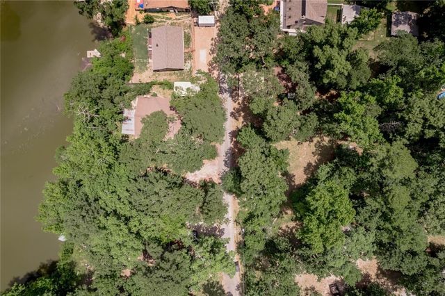 109 Hill Top Road, Huntsville, TX 77320