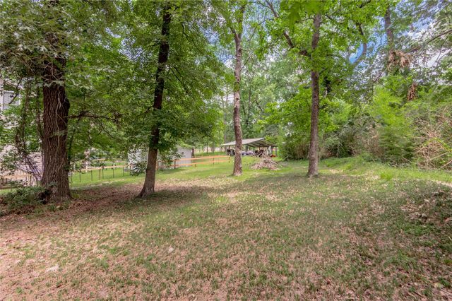109 Hill Top Road, Huntsville, TX 77320