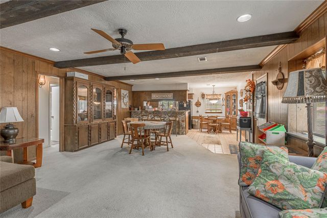 109 Hill Top Road, Huntsville, TX 77320