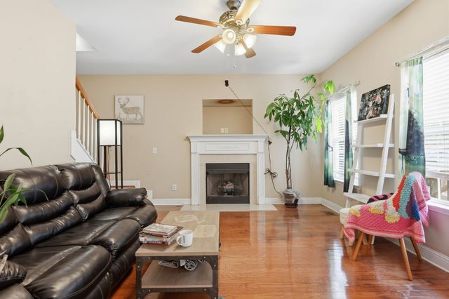 3807 Masters Dr, Smyrna, TN 37167