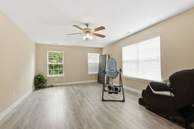 3807 Masters Dr, Smyrna, TN 37167