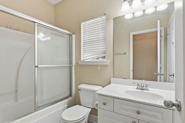 3807 Masters Dr, Smyrna, TN 37167