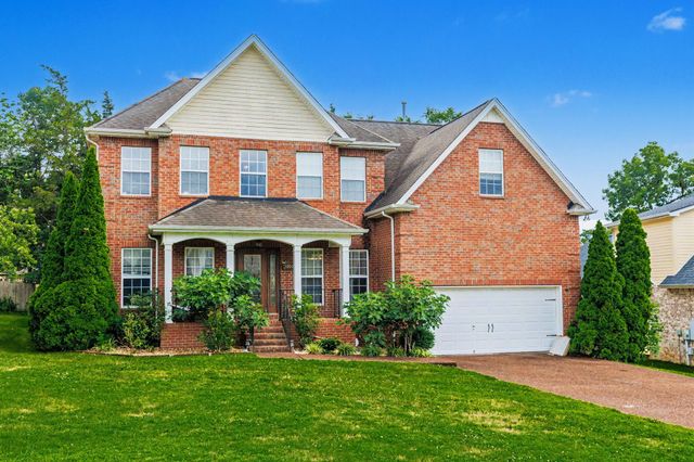 3807 Masters Dr, Smyrna, TN 37167