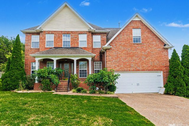 3807 Masters Dr, Smyrna, TN 37167