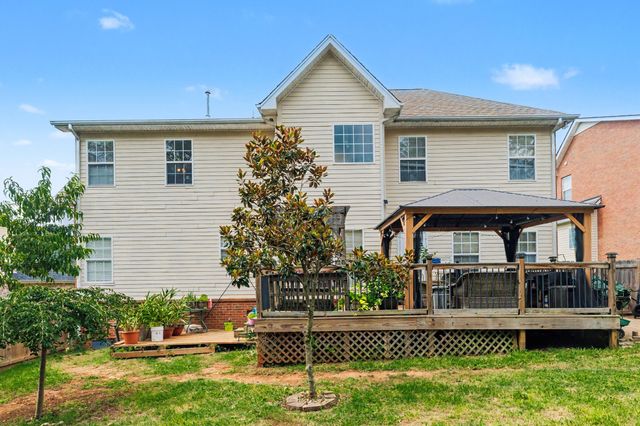 3807 Masters Dr, Smyrna, TN 37167