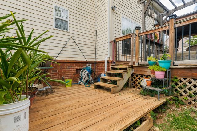 3807 Masters Dr, Smyrna, TN 37167