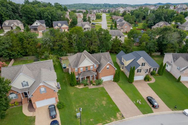 3807 Masters Dr, Smyrna, TN 37167