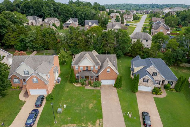 3807 Masters Dr, Smyrna, TN 37167