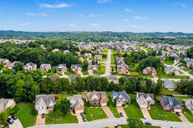 3807 Masters Dr, Smyrna, TN 37167