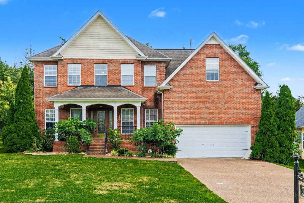 3807 Masters Dr, Smyrna, TN 37167