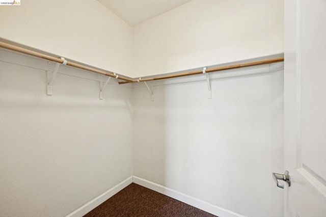 423 7th St 401, Oakland, CA 94607