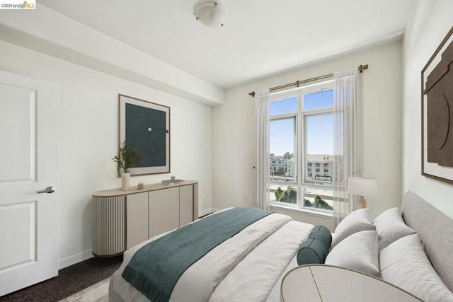 423 7th St 401, Oakland, CA 94607