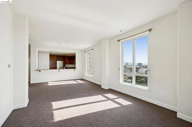 423 7th St 401, Oakland, CA 94607