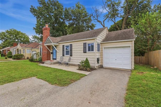 5011 W 51st Street, Roeland Park, KS 66205