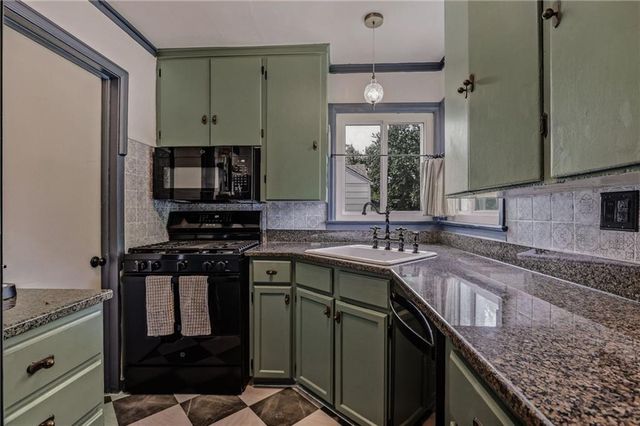 5011 W 51st Street, Roeland Park, KS 66205