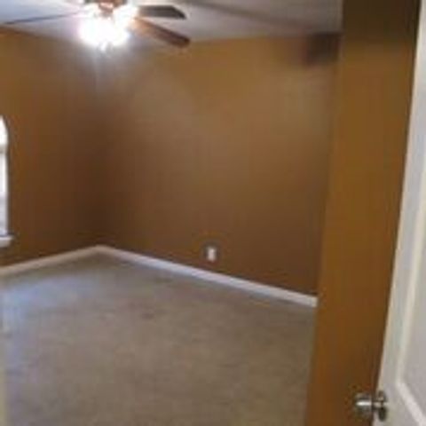 2109 Meadow Lane, Grand Prairie, TX 75050