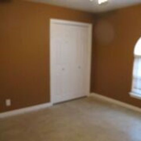 2109 Meadow Lane, Grand Prairie, TX 75050