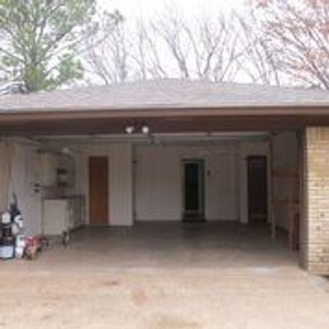 2109 Meadow Lane, Grand Prairie, TX 75050