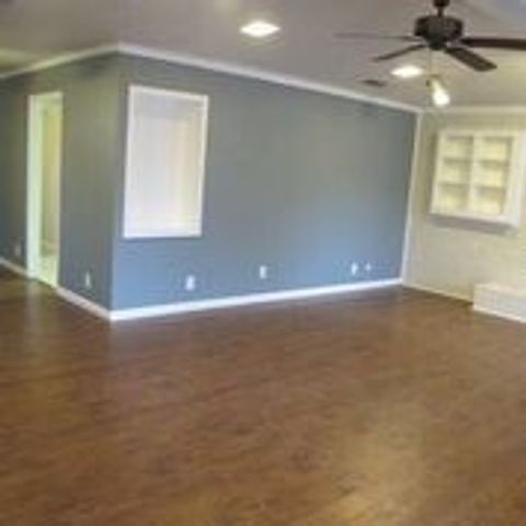 2109 Meadow Lane, Grand Prairie, TX 75050