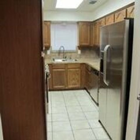 2109 Meadow Lane, Grand Prairie, TX 75050