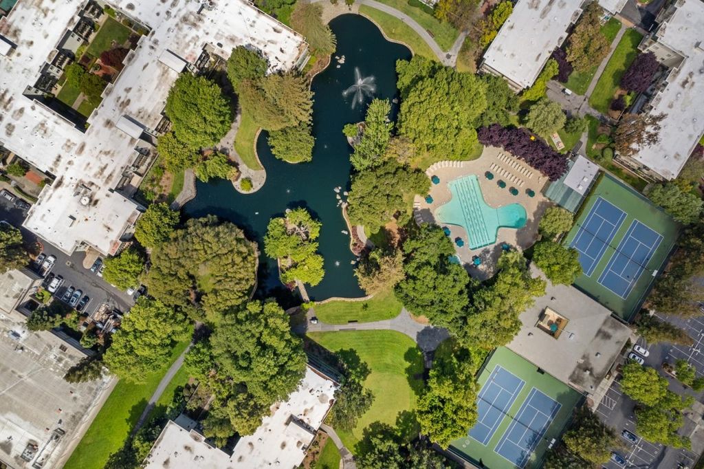 821 N Humboldt 302, San Mateo, CA 94401
