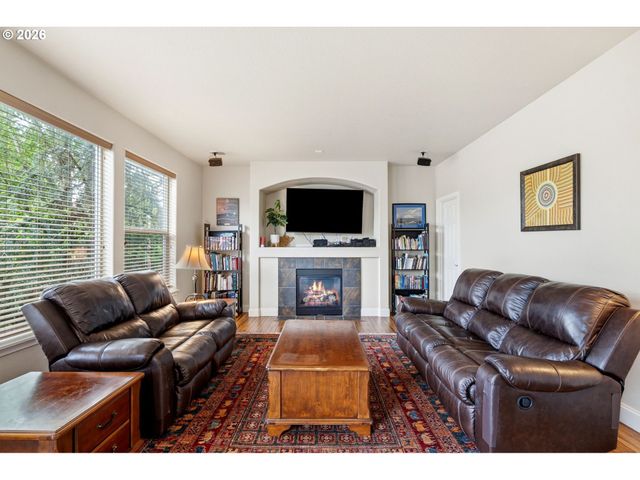 2040 Nw ARTZ Ct, Camas, WA 98607
