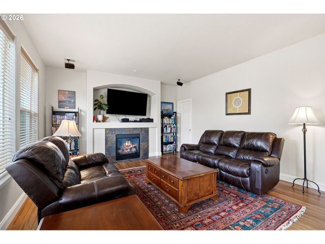 2040 Nw ARTZ Ct, Camas, WA 98607