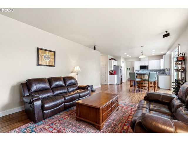 2040 Nw ARTZ Ct, Camas, WA 98607