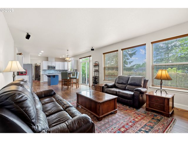 2040 Nw ARTZ Ct, Camas, WA 98607