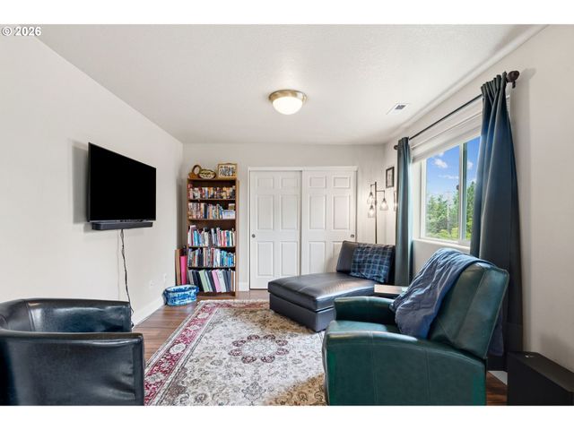 2040 Nw ARTZ Ct, Camas, WA 98607