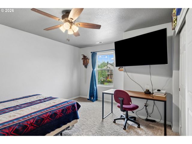 2040 Nw ARTZ Ct, Camas, WA 98607