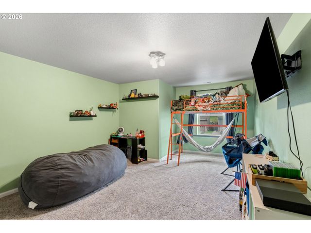 2040 Nw ARTZ Ct, Camas, WA 98607