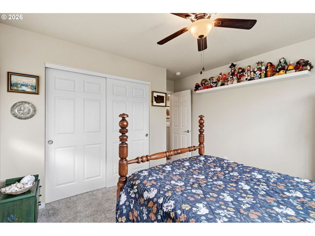 2040 Nw ARTZ Ct, Camas, WA 98607