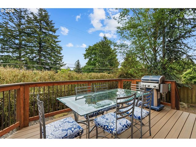 2040 Nw ARTZ Ct, Camas, WA 98607