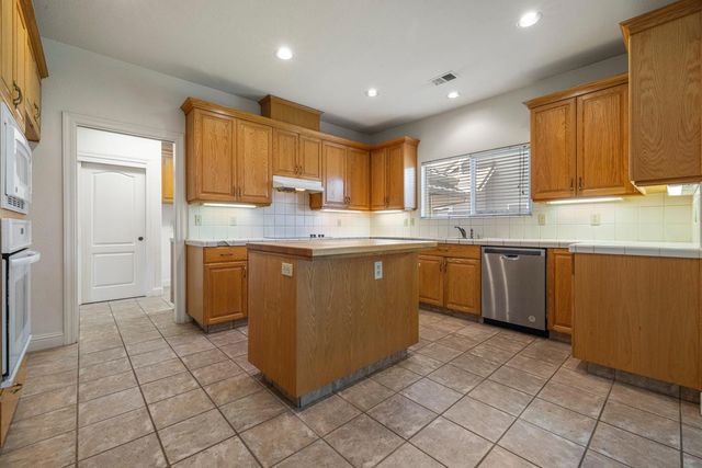 19547 Windrift Way, Woodbridge, CA 95258