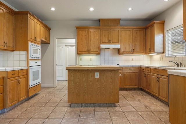 19547 Windrift Way, Woodbridge, CA 95258