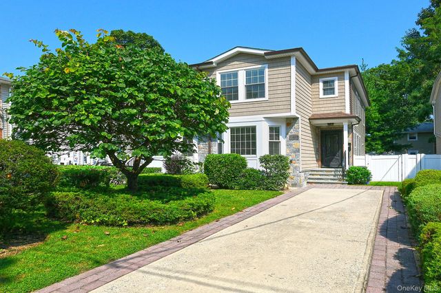 39 Nesaquake Avenue A, Port Washington, NY 11050