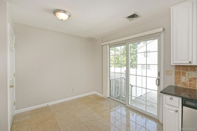 39 Nesaquake Avenue A, Port Washington, NY 11050