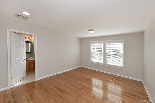 39 Nesaquake Avenue A, Port Washington, NY 11050