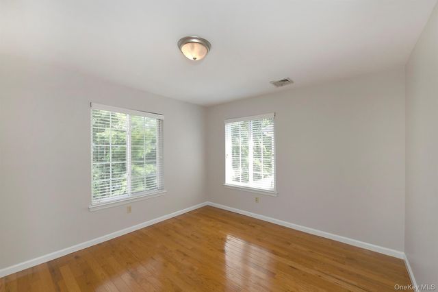39 Nesaquake Avenue A, Port Washington, NY 11050