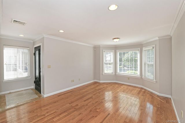 39 Nesaquake Avenue A, Port Washington, NY 11050