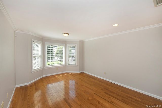 39 Nesaquake Avenue A, Port Washington, NY 11050